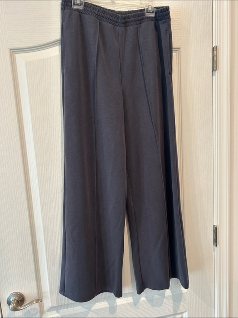 VSX Wide-Leg Pants in Charcoal Gray